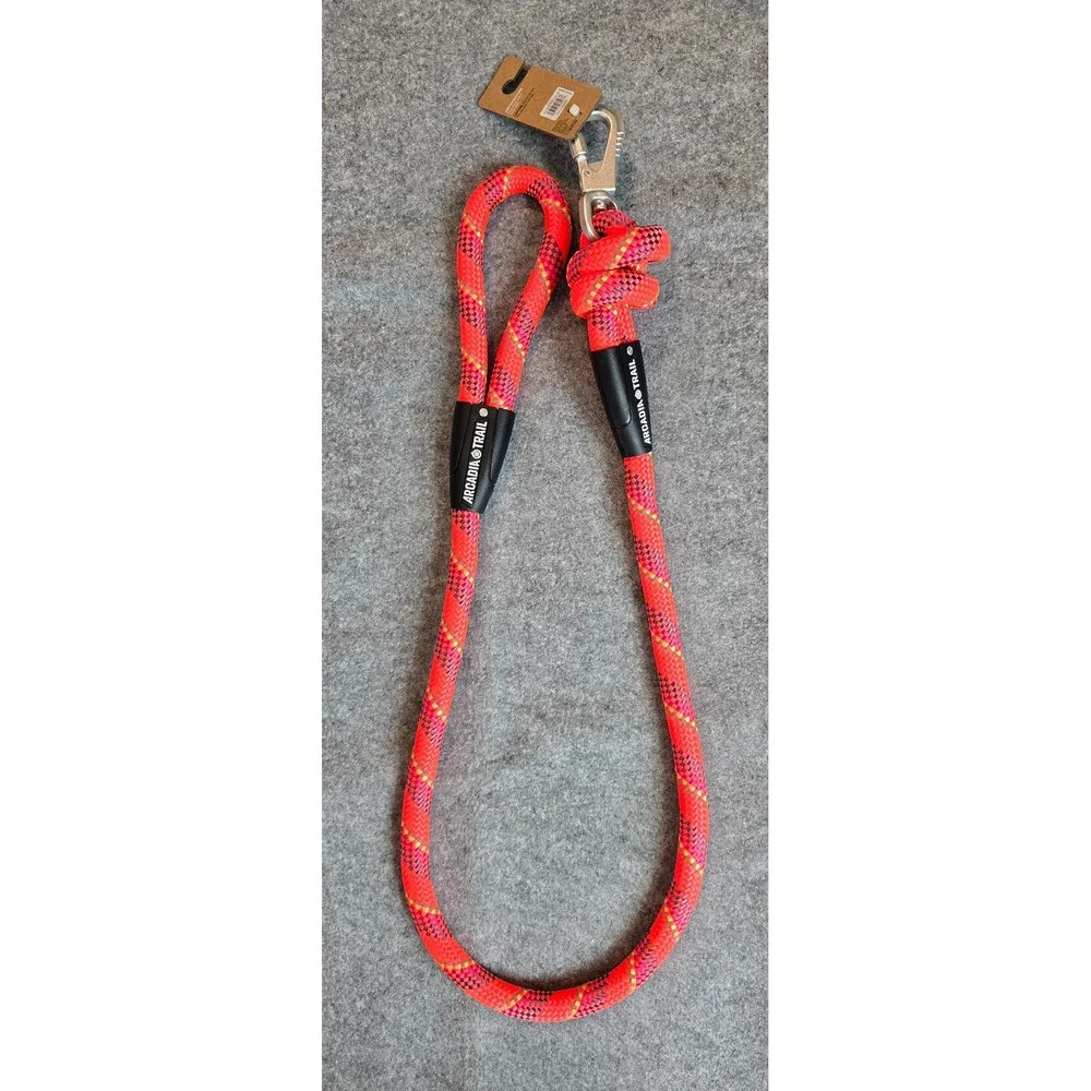 NWT Arcadia Trail Paracord Dog Rope Nylon Leash 4 feet Coral Orange, Carabiner